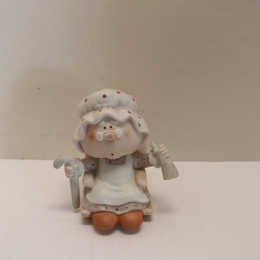 Bumpkins by Fabrizio for George Porcelain Figurines Grama in a rocking chair